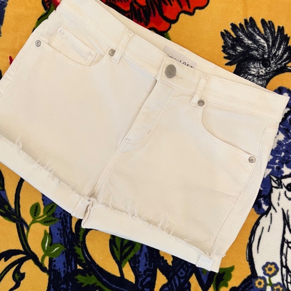 LOFT "Cut off jean shorts in Snow White" - Picture 2 of 8